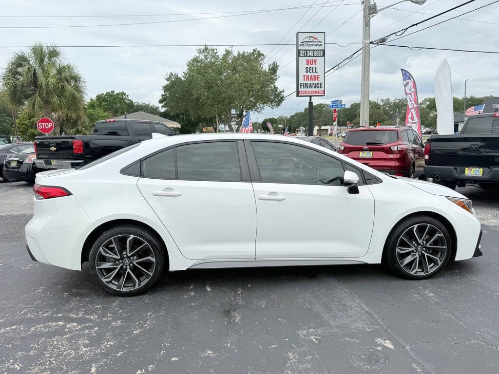 Used 2021 Toyota Corolla SE FWD image 3