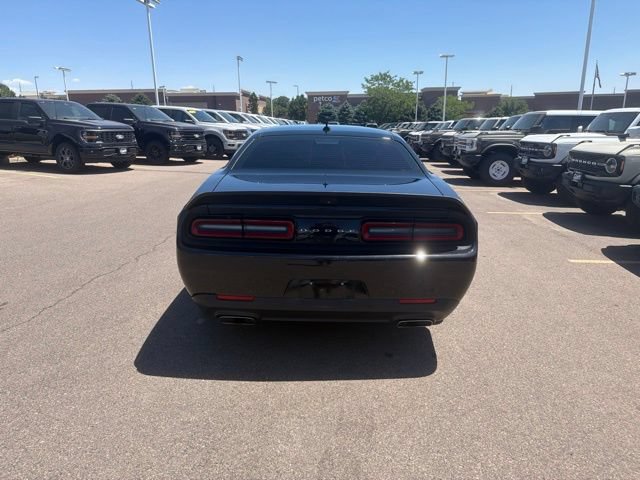 Used 2015 Dodge Challenger SRT w/ Technology Group RWD image 7