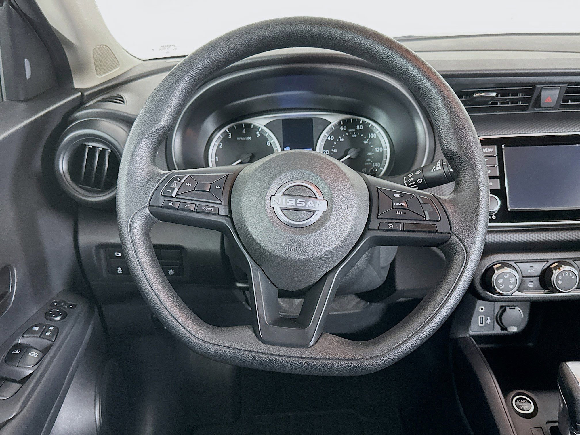 Used 2024 Nissan Kicks S image 17