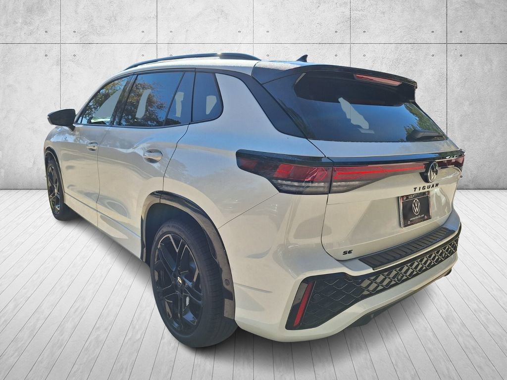 New 2026 Volkswagen Tiguan SE R-Line image 3