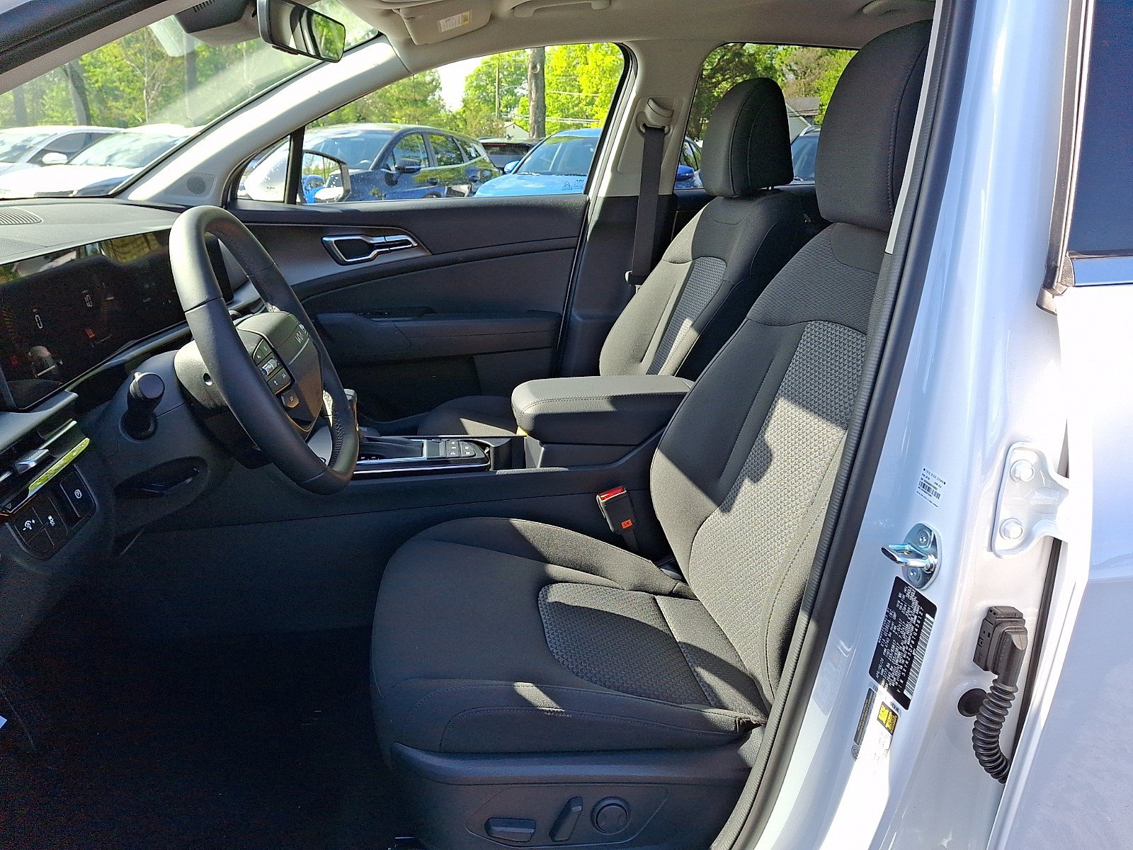 New 2026 Kia Sportage LX w/ LX Convenience Package FWD image 6
