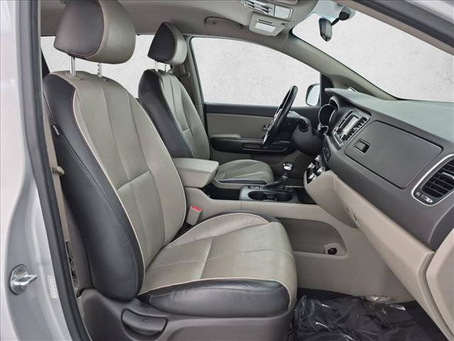 Used 2017 Kia Sedona LX w/ LX Essentials Premium Package FWD image 22