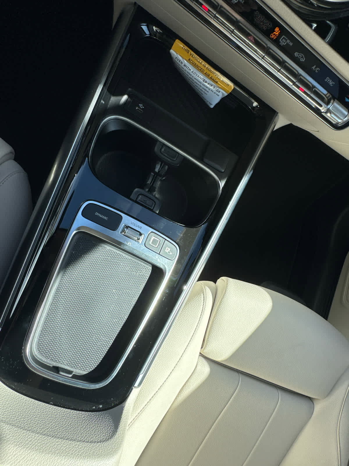 Used 2025 Mercedes-Benz GLA 250 4MATIC image 23