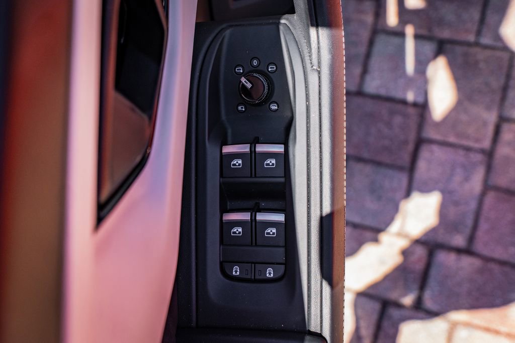 Used 2024 Lamborghini Urus S AWD/4WD image 19