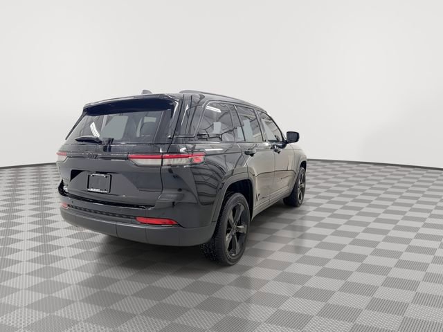 Used 2024 Jeep Grand Cherokee Altitude AWD/4WD image 11
