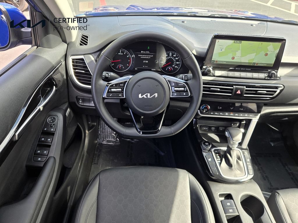 Certified 2022 Kia Seltos SX w/ Sunroof Package AWD/4WD image 14