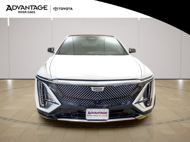 Used 2024 Cadillac Lyriq Luxury AWD/4WD image 3