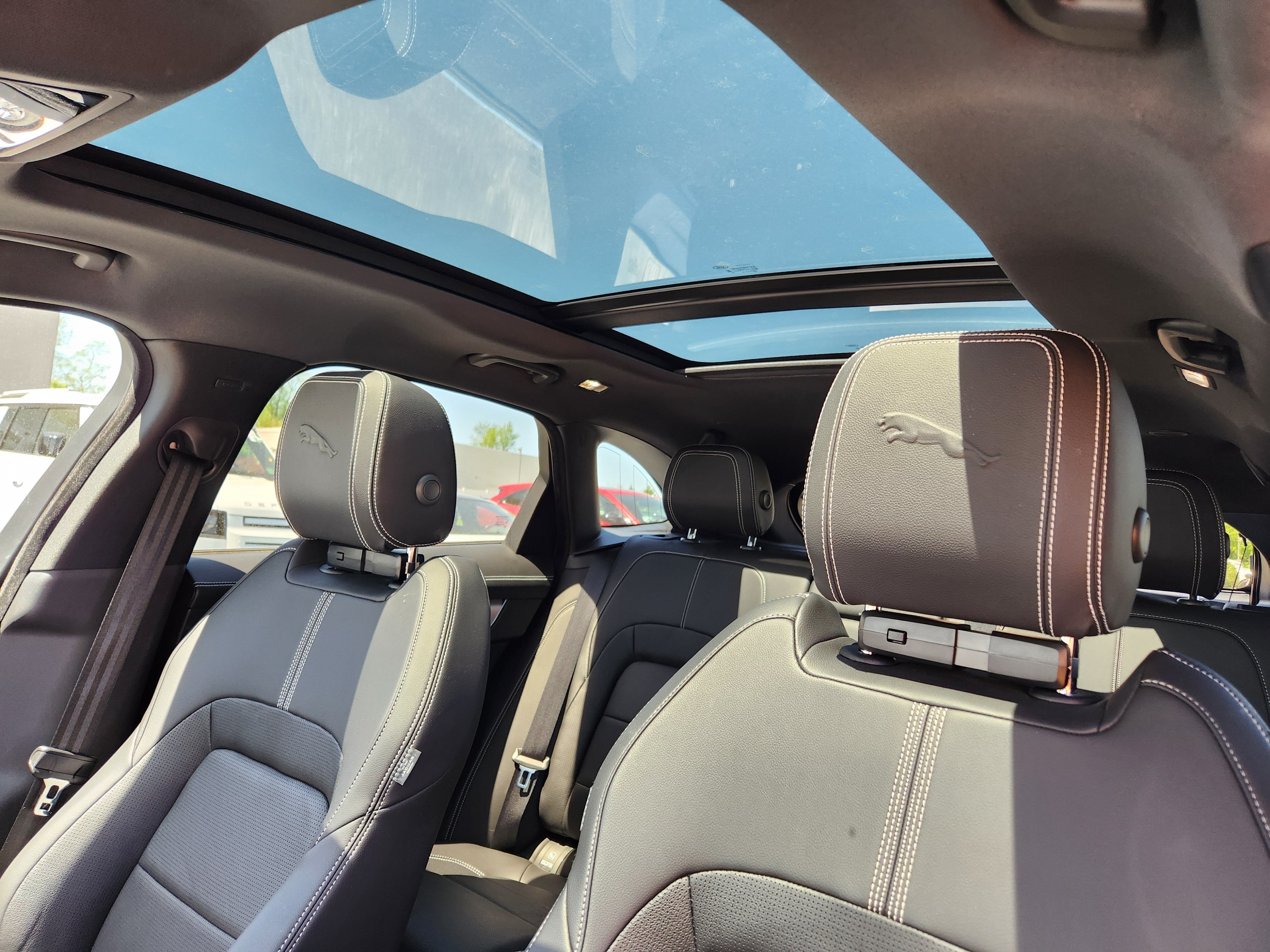 Certified 2024 Jaguar F-PACE R-Dynamic S AWD/4WD image 12