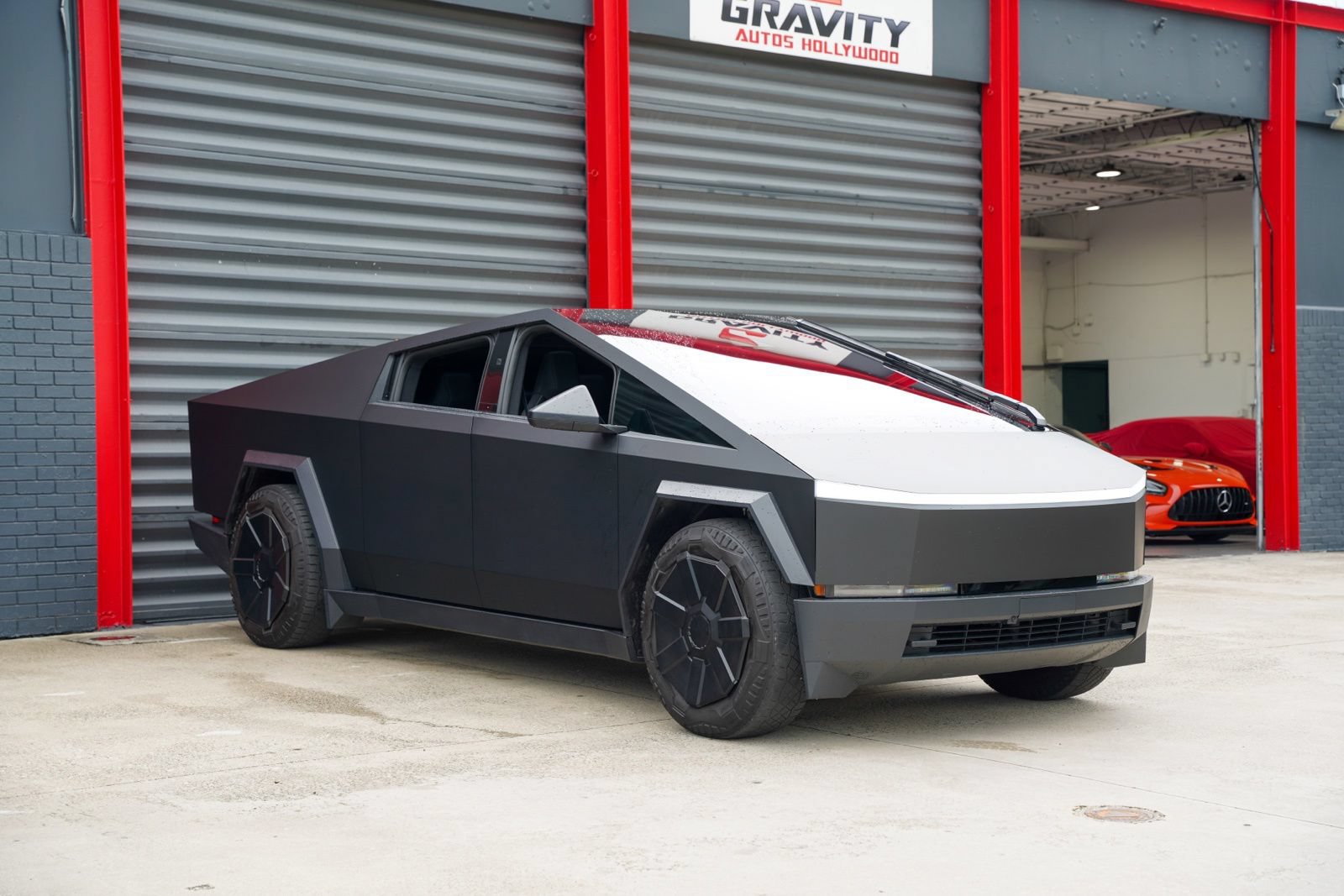 Used 2024 Tesla Cybertruck AWD Crew Cab image 2