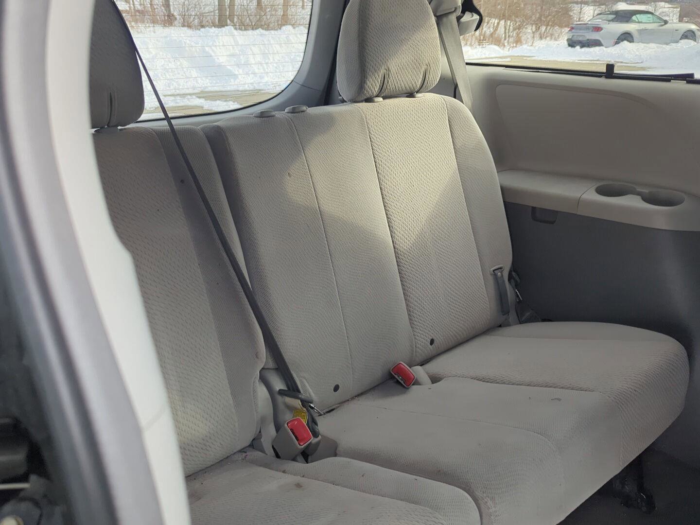 Used 2011 Toyota Sienna LE image 18