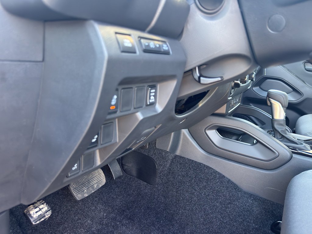 New 2026 Nissan Frontier SV image 14