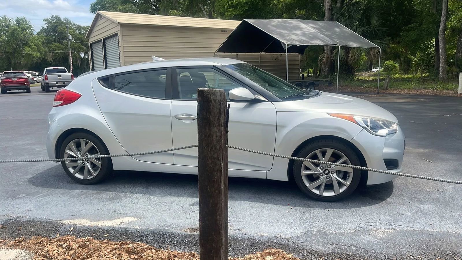 Used 2016 Hyundai Veloster FWD image 8