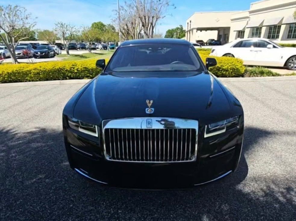 Used 2023 Rolls-Royce Ghost image 2