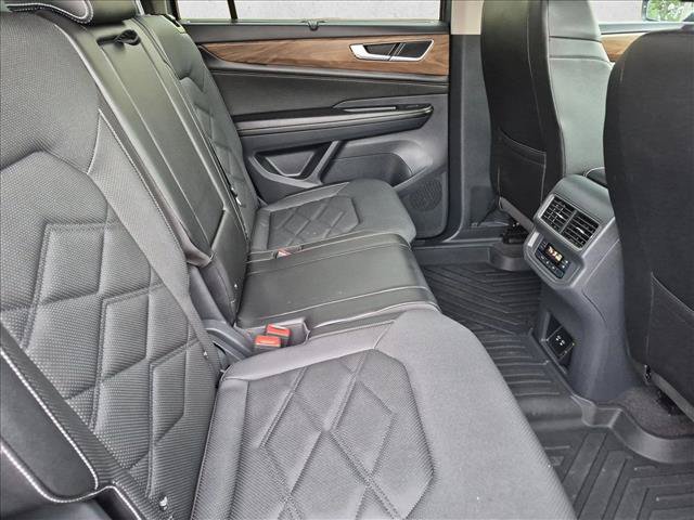 Used 2024 Volkswagen Atlas SE AWD/4WD image 20