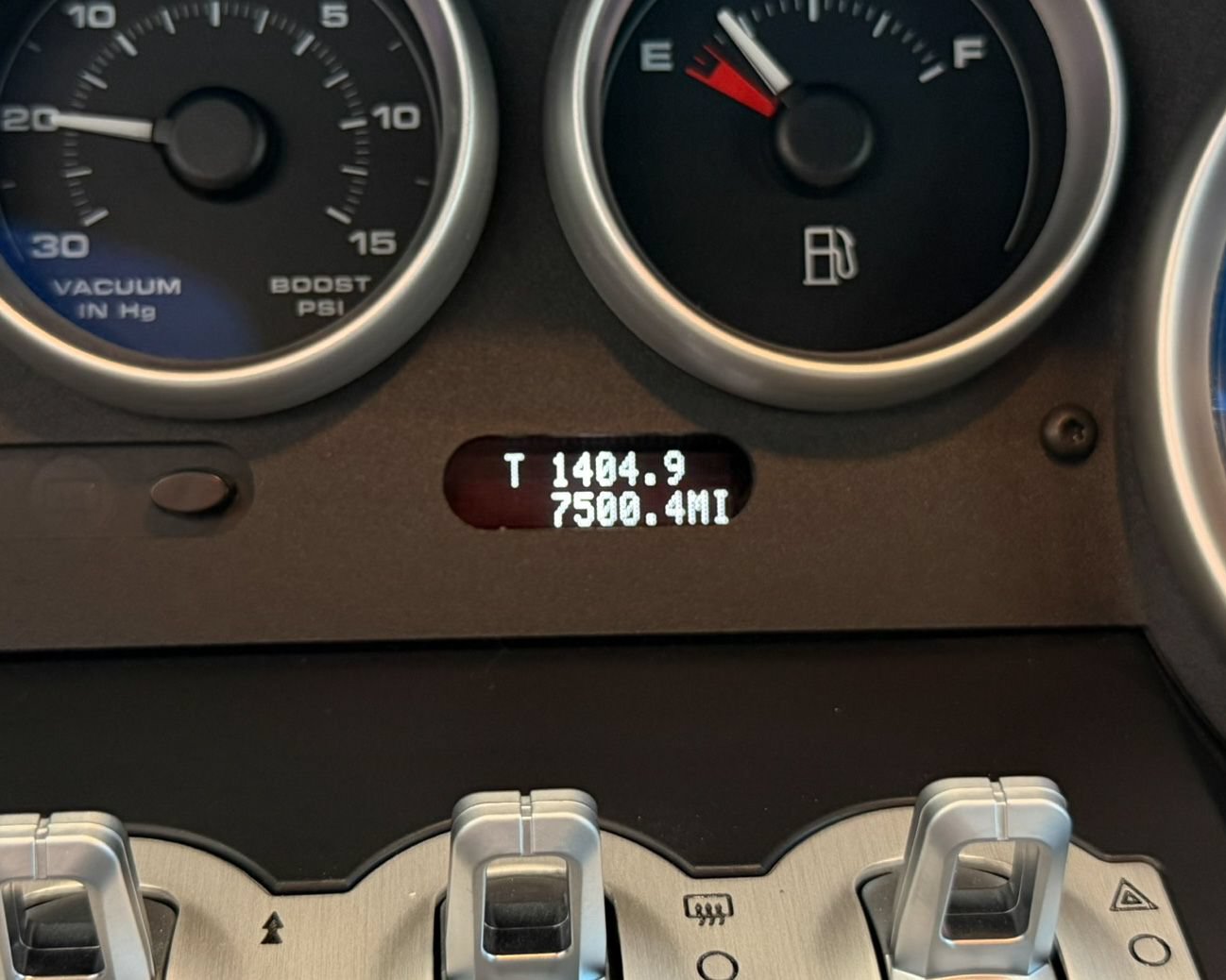 Used 2006 Ford GT RWD image 18
