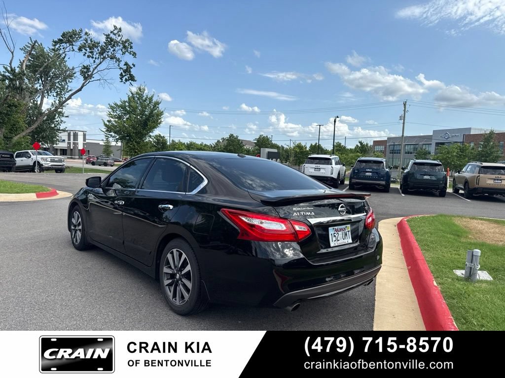 Used 2017 Nissan Altima 2.5 SL w/ 2.5 Technology Package FWD image 7