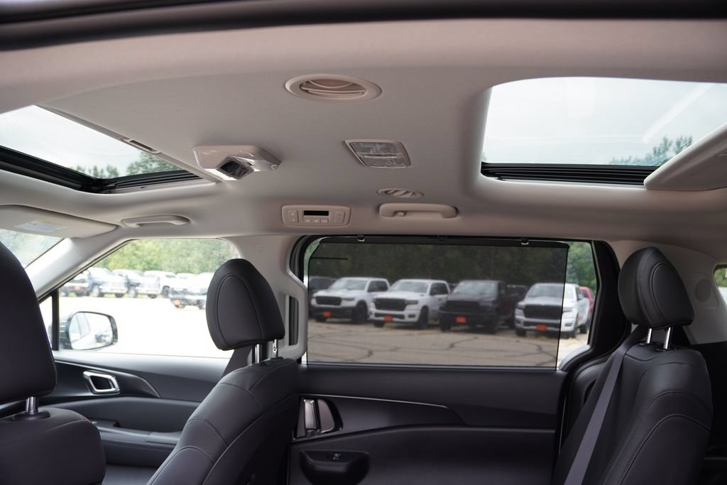 New 2027 Kia Carnival SX FWD image 13