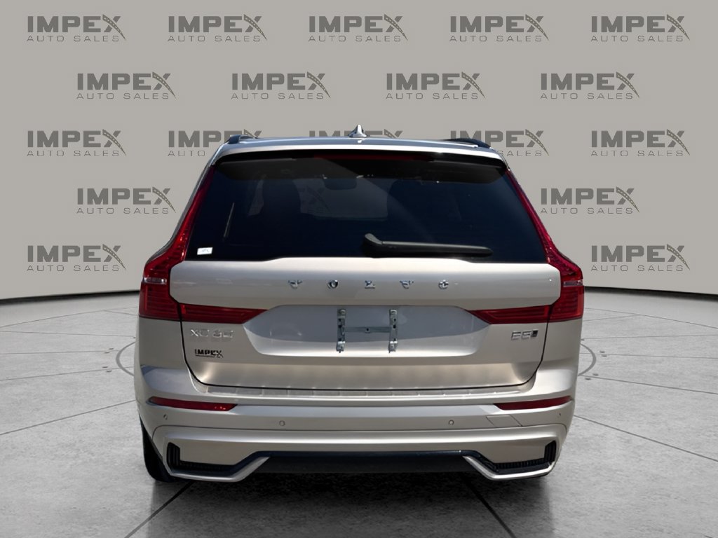 Used 2024 Volvo XC60 B5 Plus w/ Protection Package Premier AWD/4WD image 4