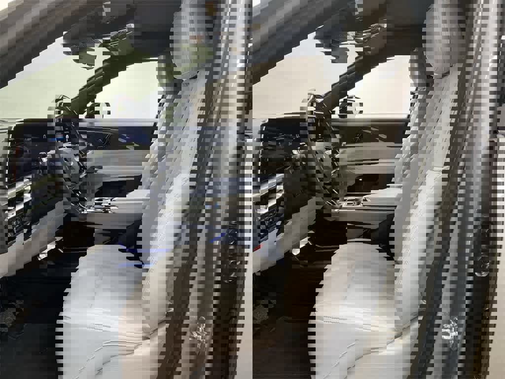 Certified 2025 Cadillac Lyriq Luxury image 14