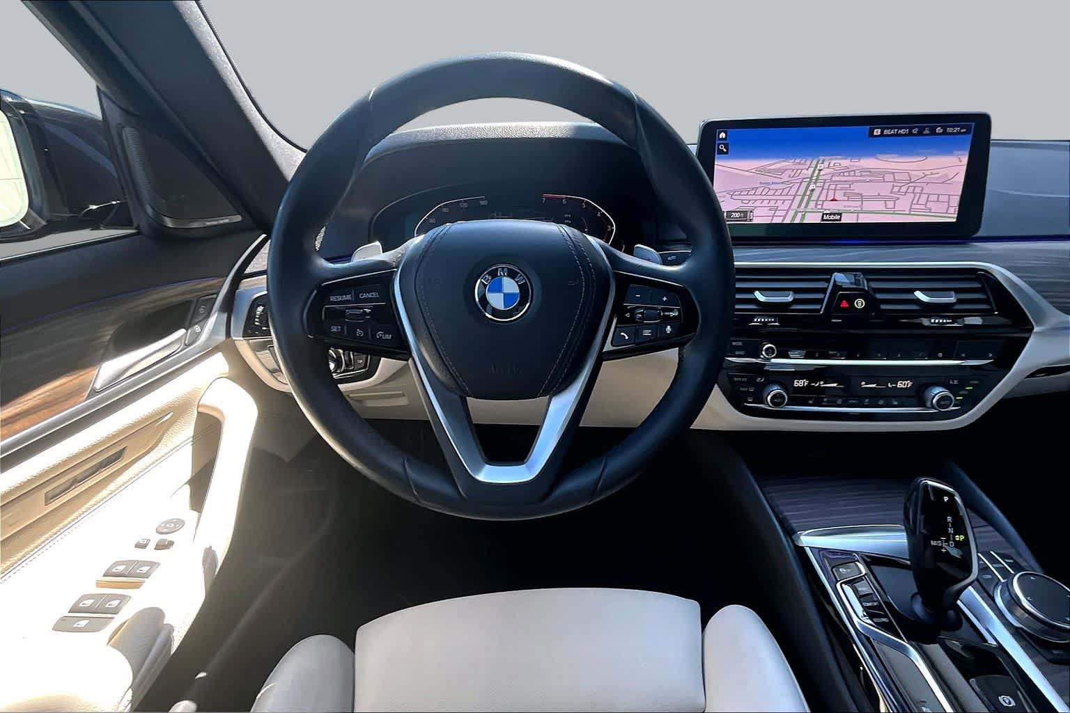 Used 2022 BMW 530i w/ Premium Package RWD image 5