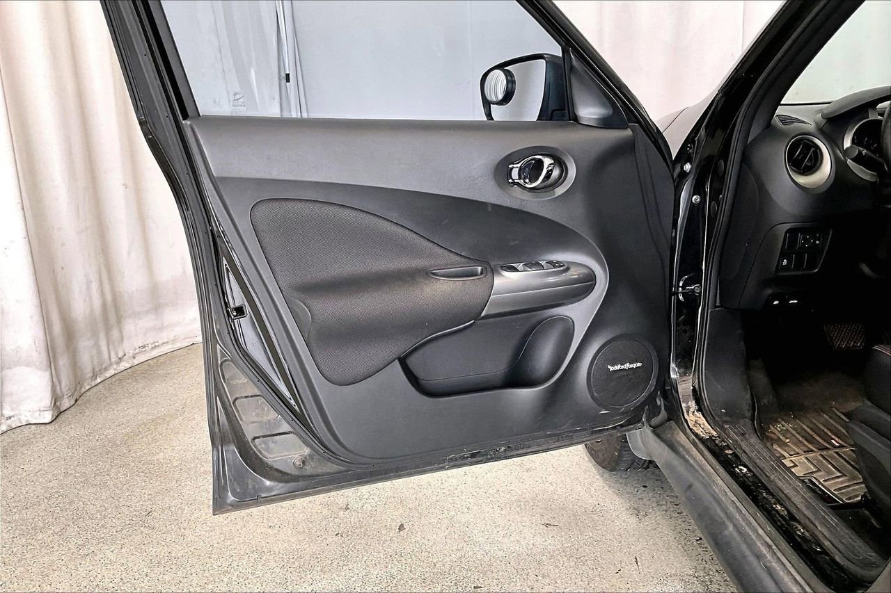 Used 2015 Nissan Juke SL image 20
