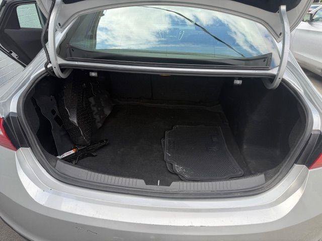 Used 2018 Chevrolet Malibu LS FWD image 12