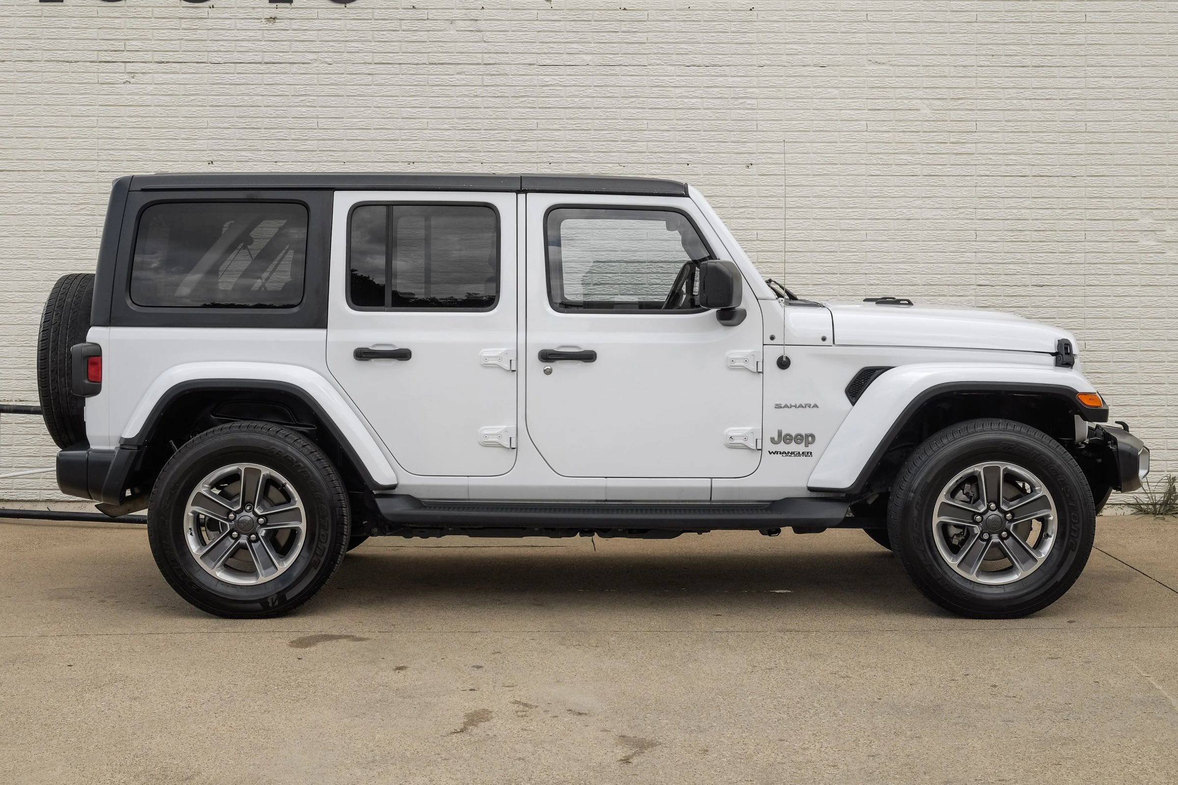 Used 2020 Jeep Wrangler Unlimited Sahara image 6