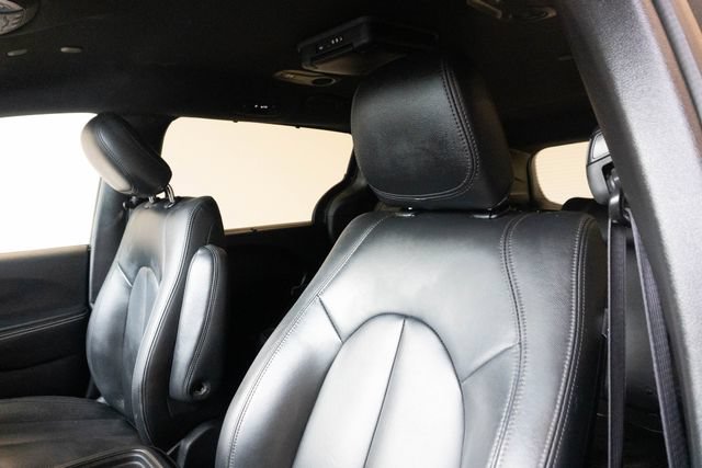 Used 2020 Chrysler Pacifica Touring w/ S Appearance Package FWD image 16