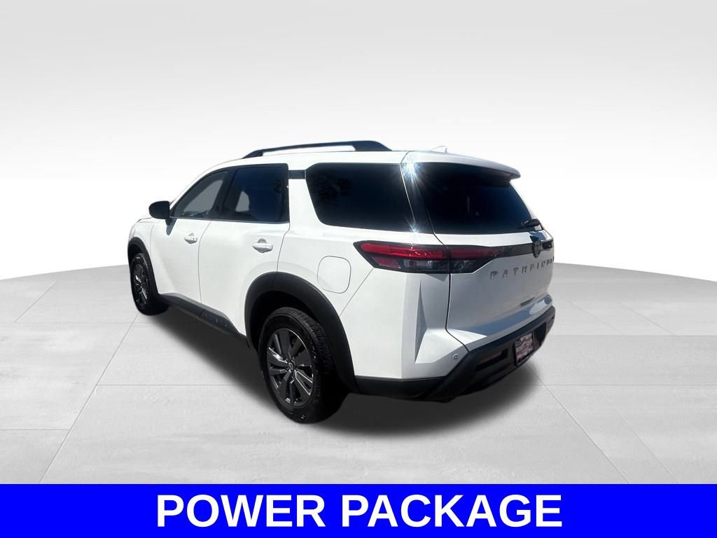Used 2025 Nissan Pathfinder SV image 6