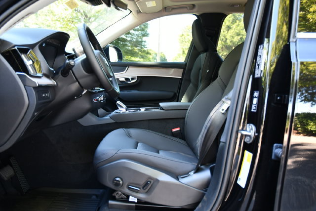 New 2026 Volvo XC90 T8 Plus w/ Protection Package AWD/4WD image 12
