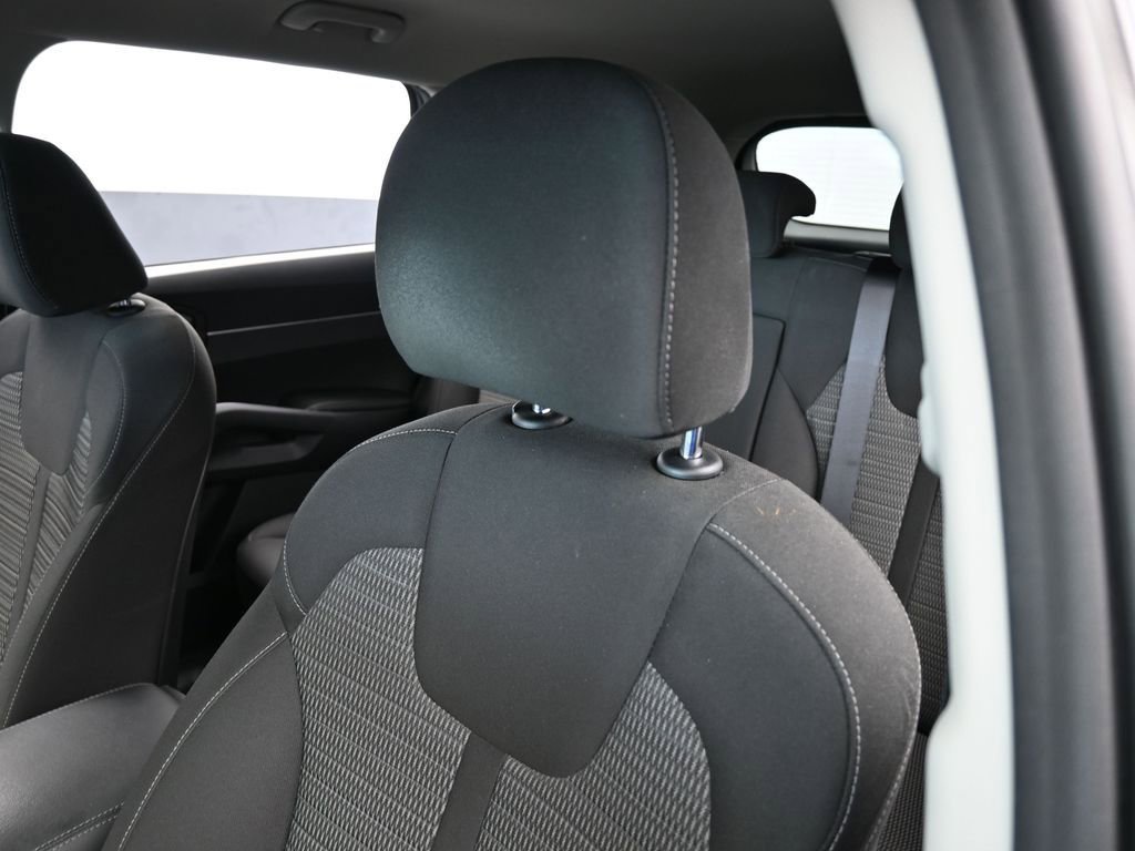 Used 2022 Kia Sorento LX image 16