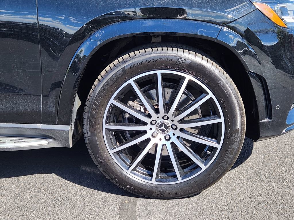 Used 2022 Mercedes-Benz GLS 450 4MATIC image 11