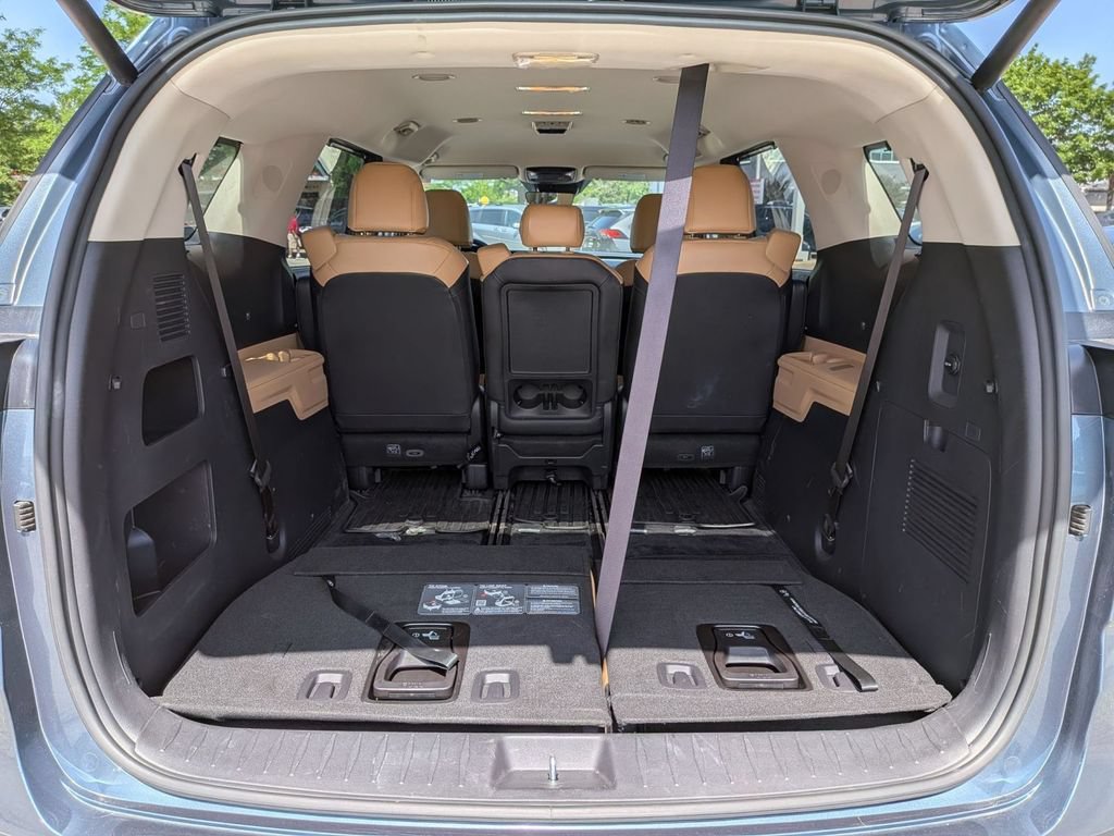 Used 2024 Kia Carnival EX FWD image 39