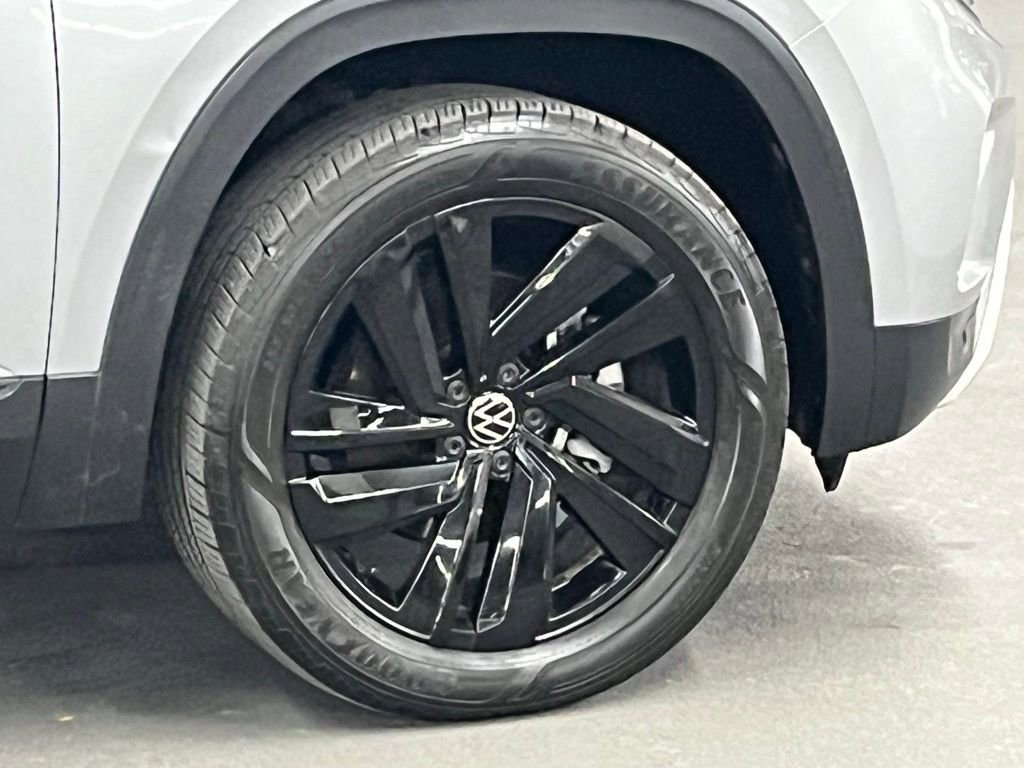 Used 2023 Volkswagen Atlas Cross Sport SE w/ Panoramic Sunroof Package image 42