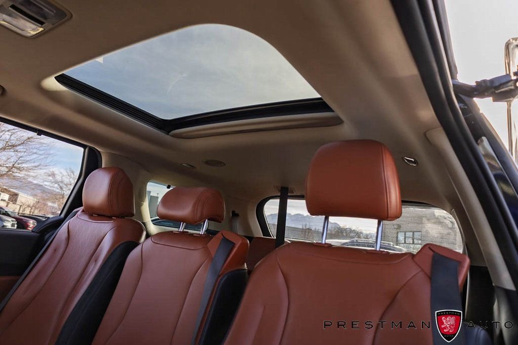 Used 2025 Kia Carnival SX image 35