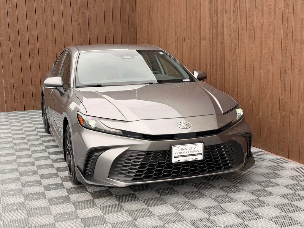 Used 2025 Toyota Camry SE FWD image 10