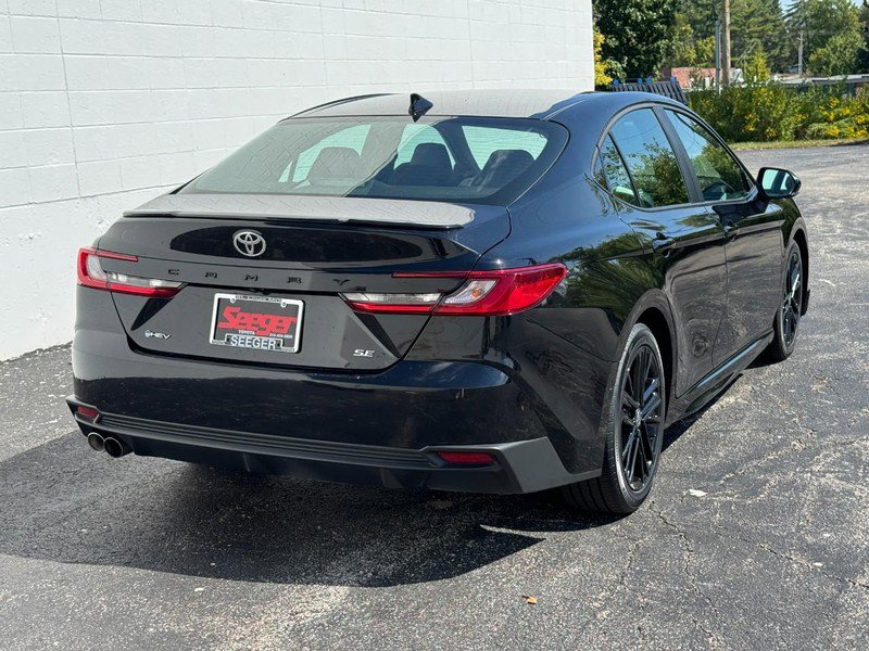 Certified 2025 Toyota Camry Hybrid image 3