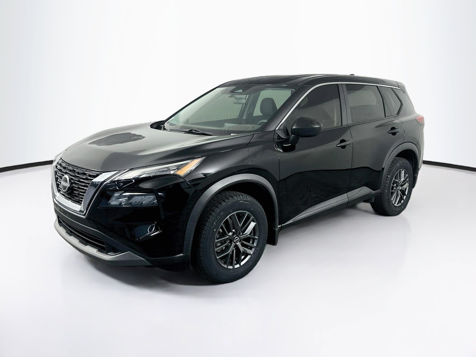 Used 2023 Nissan Rogue S FWD image 3