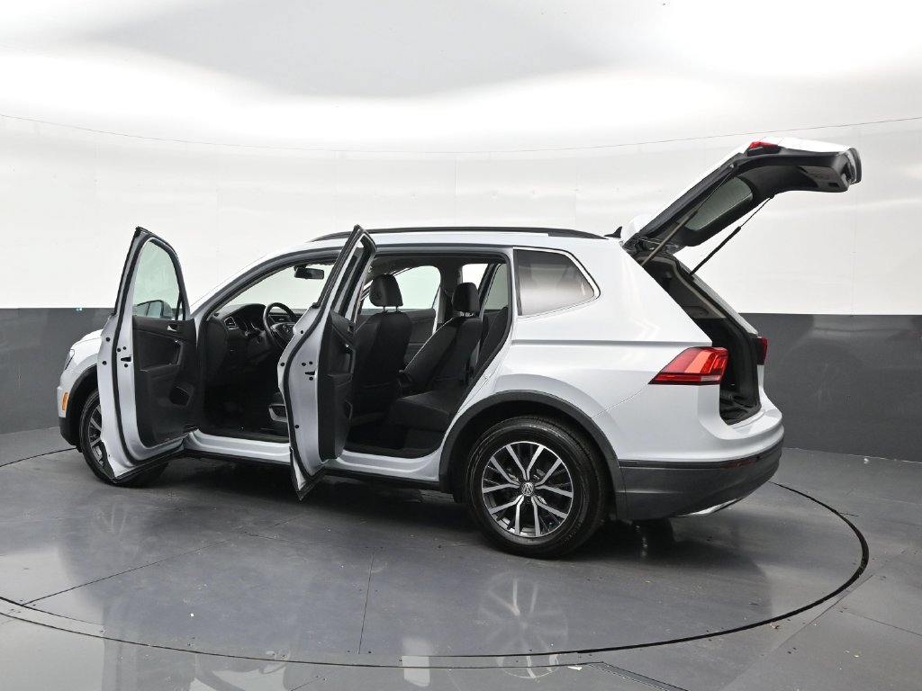 Used 2019 Volkswagen Tiguan SE w/ Panoramic Sunroof Package FWD image 30