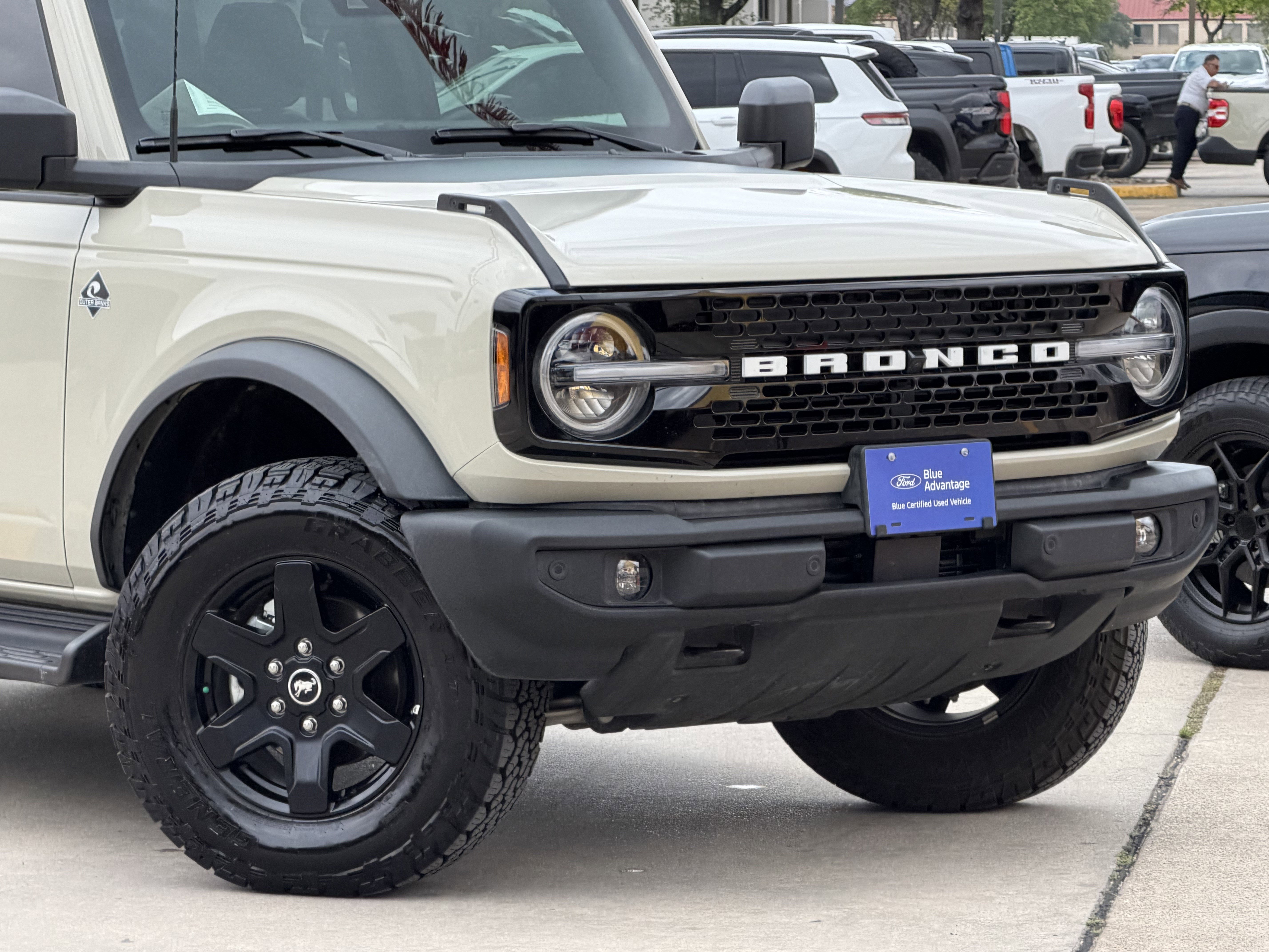 Certified 2025 Ford Bronco Outer Banks image 2