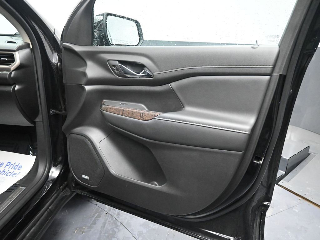 Used 2021 GMC Acadia Denali w/ Denali Ultimate Package image 19