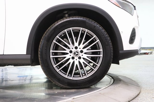 Certified 2025 Mercedes-Benz GLC 300 4MATIC image 12