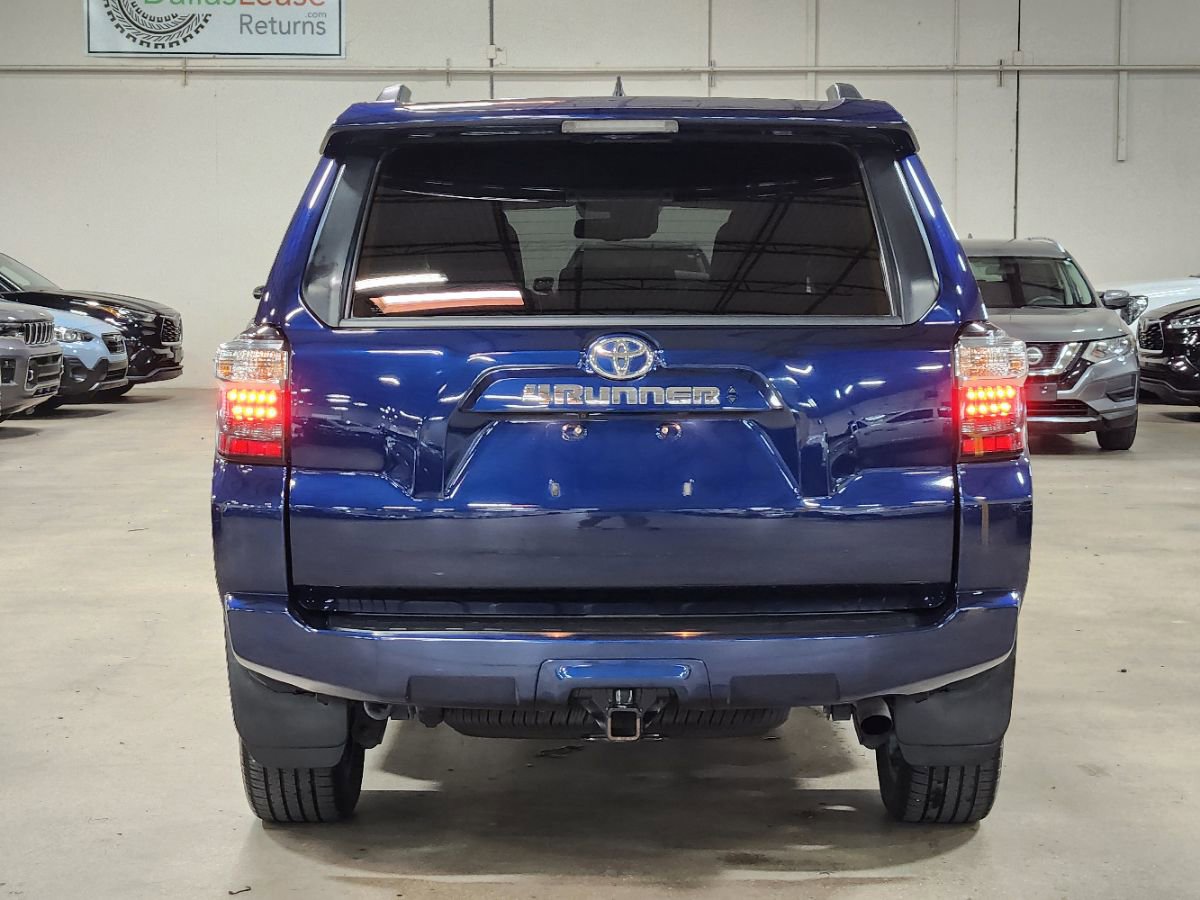 Used 2021 Toyota 4Runner SR5 Premium w/ Moonroof Package RWD image 10