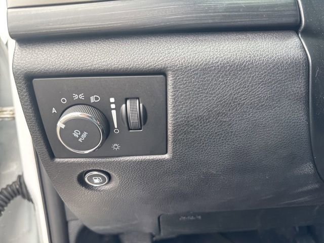 Used 2020 Jeep Grand Cherokee Laredo AWD/4WD image 15