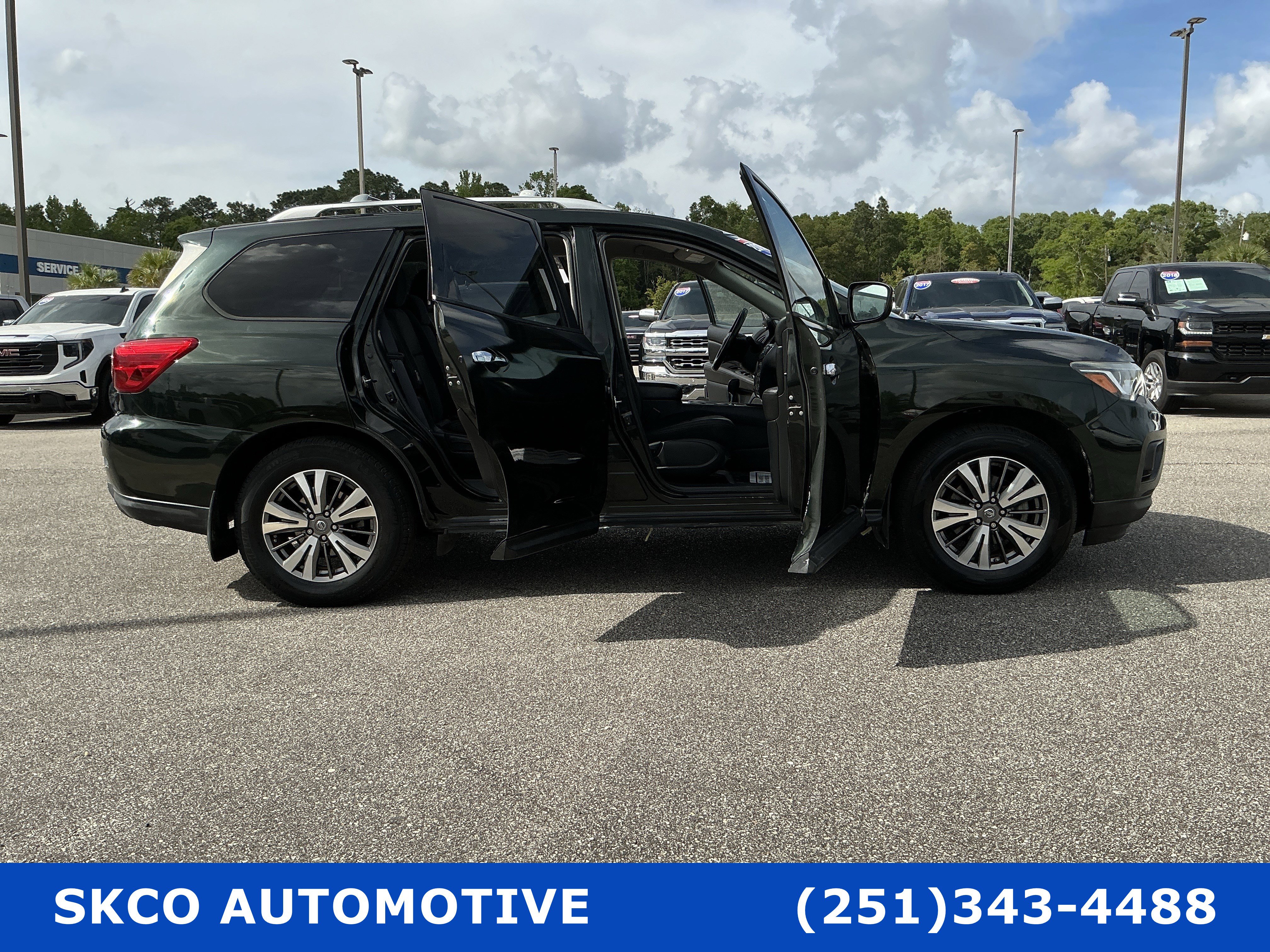 Used 2019 Nissan Pathfinder SV image 33