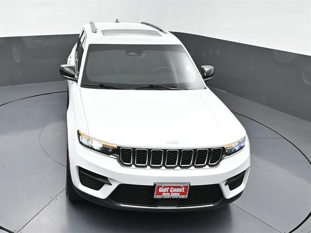 Used 2025 Jeep Grand Cherokee Laredo X image 41
