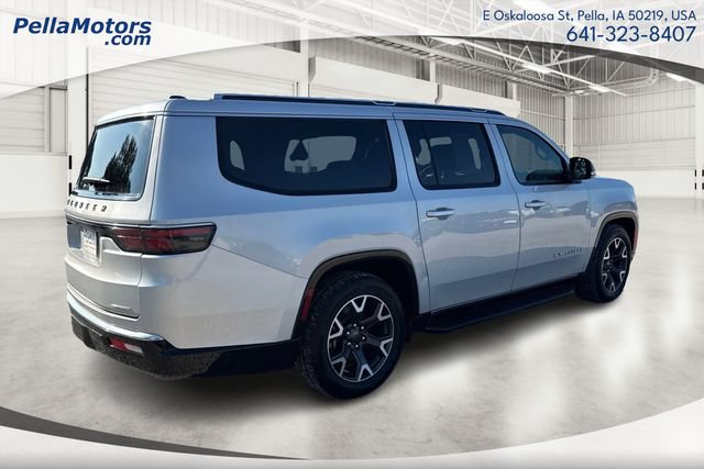 Used 2024 Jeep Wagoneer L Series III w/ Flexible Seating Group AWD/4WD image 3
