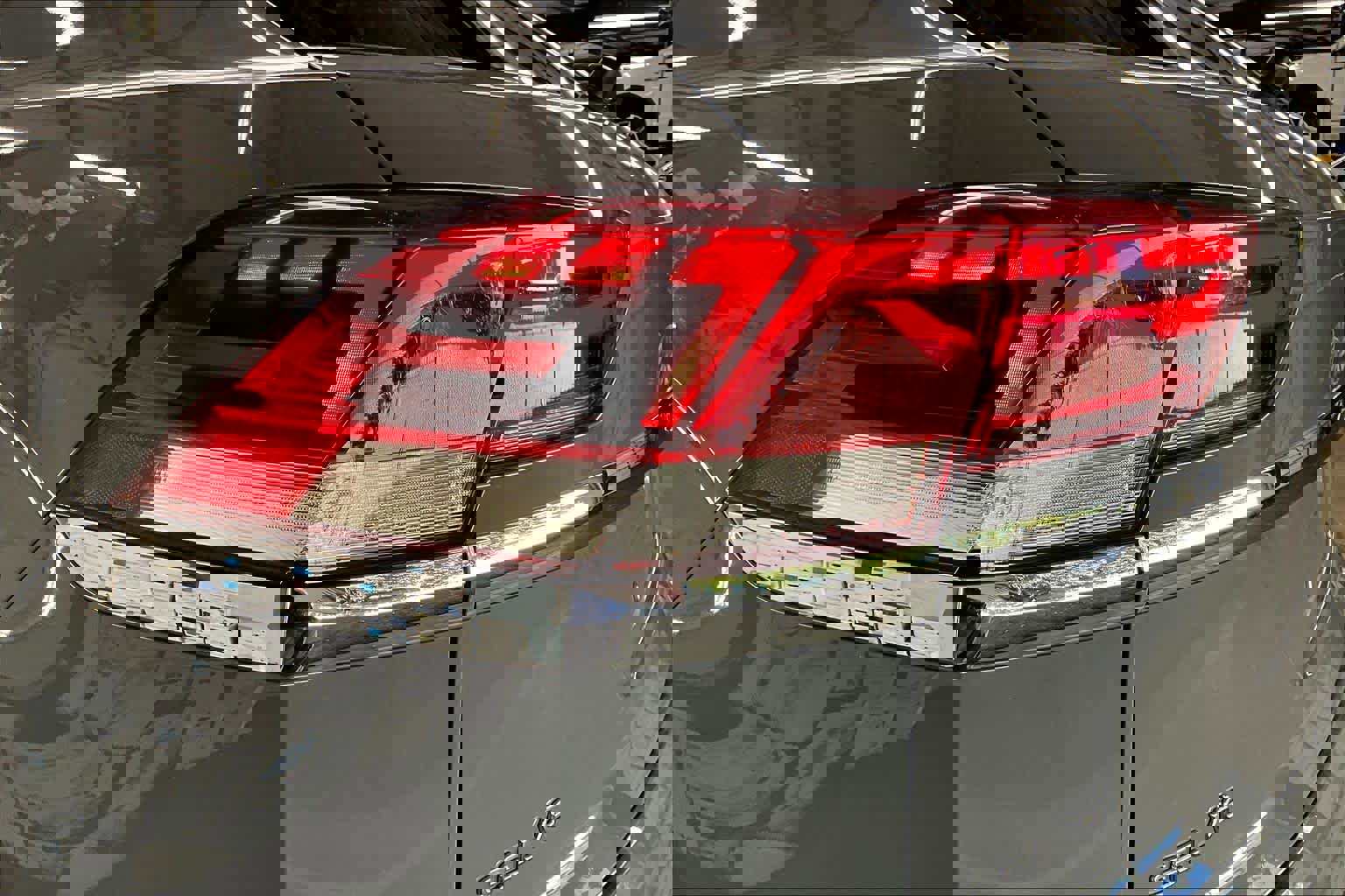 Used 2021 Volkswagen Atlas Cross Sport SEL Premium image 32