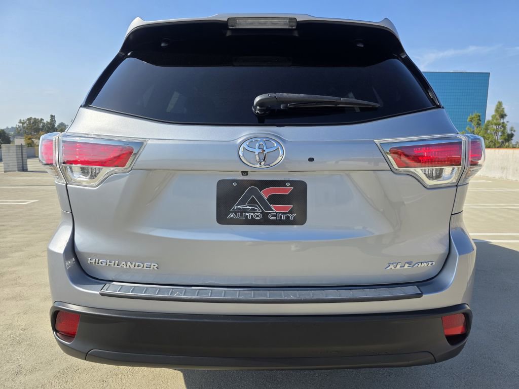 Used 2014 Toyota Highlander XLE AWD/4WD image 9