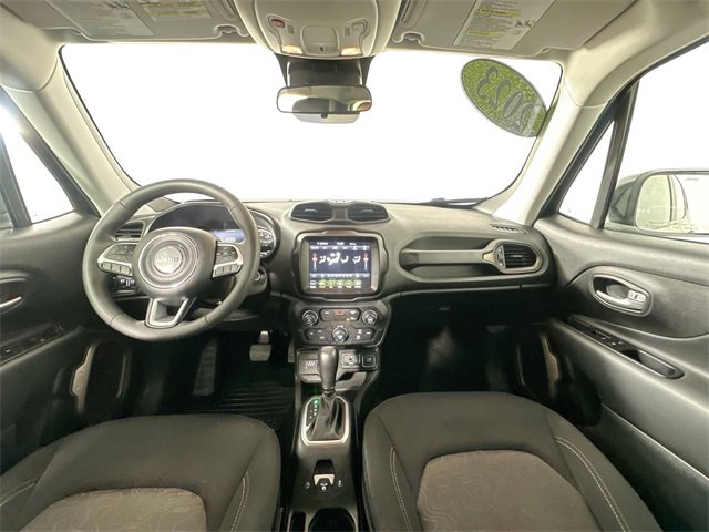 Used 2023 Jeep Renegade Latitude image 3